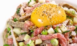 和牛塩ユッケ